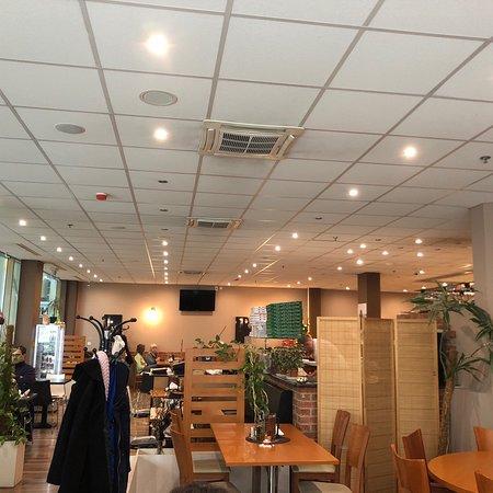 Pizza Pazza Vienna Gate